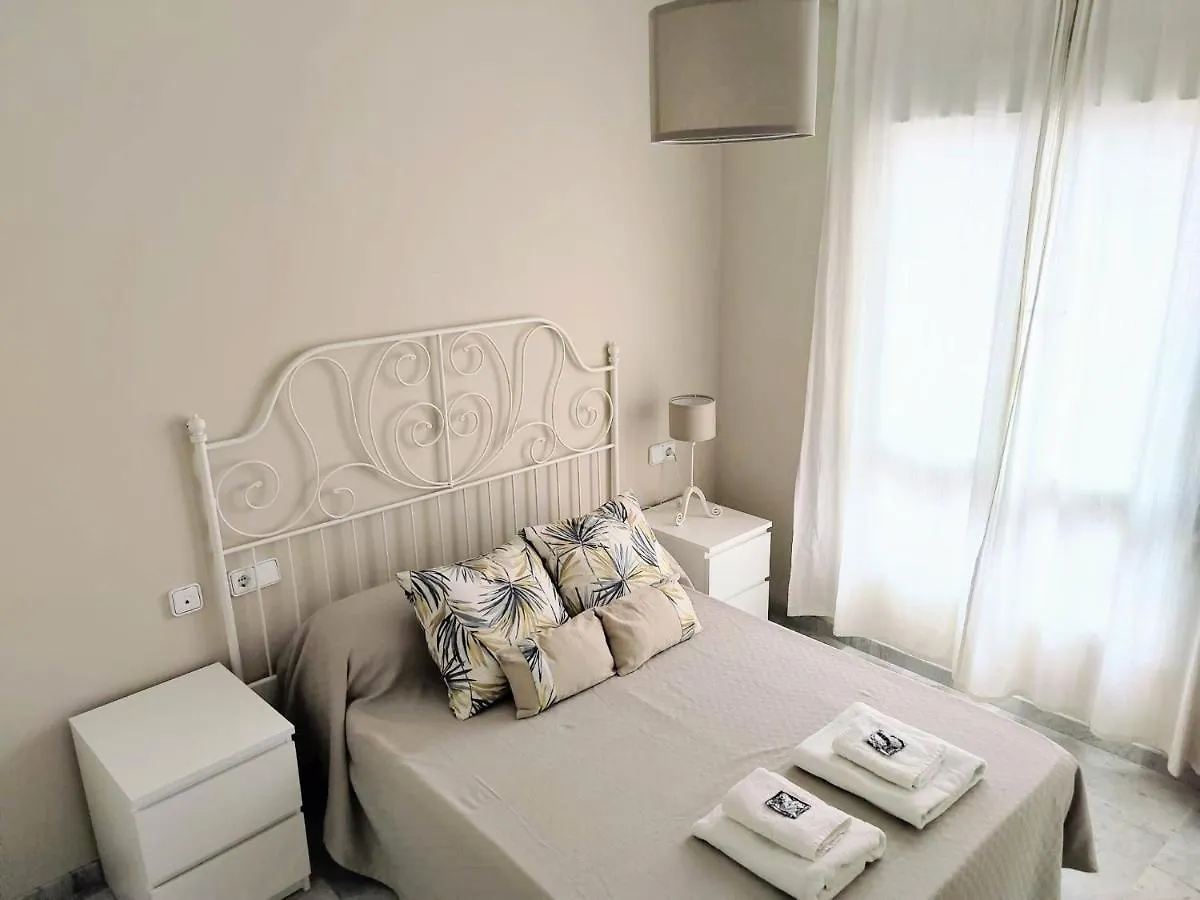 Apartamento Para Dos En San Bernardo إشبيلية شقة